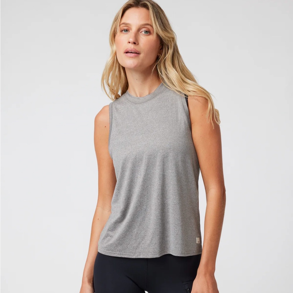 Vuori Women’s Energy Top Long. Heather Grey, size Large